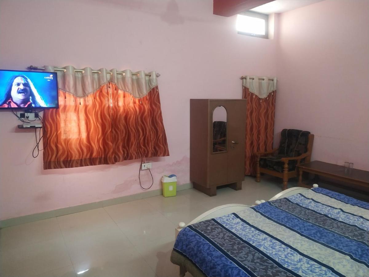 Hotel Shri Mahant Orchha 5 Mint Walking From Ram Raja Temple Exterior foto