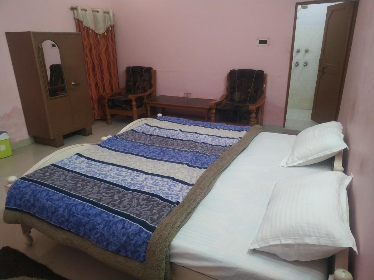 Hotel Shri Mahant Orchha 5 Mint Walking From Ram Raja Temple Exterior foto