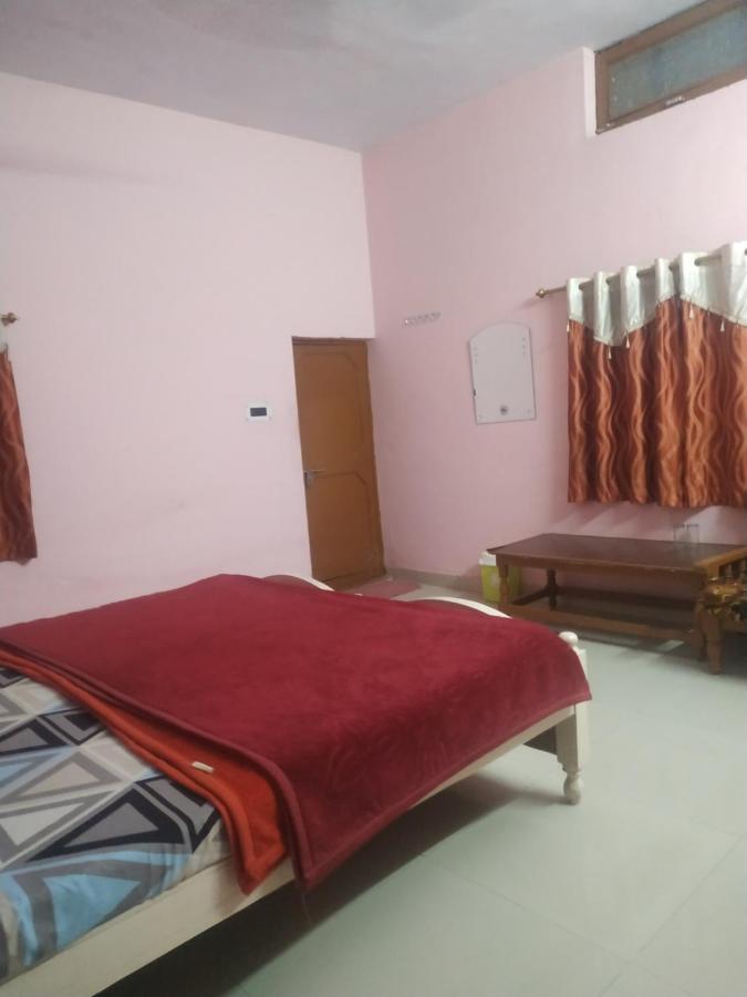 Hotel Shri Mahant Orchha 5 Mint Walking From Ram Raja Temple Exterior foto
