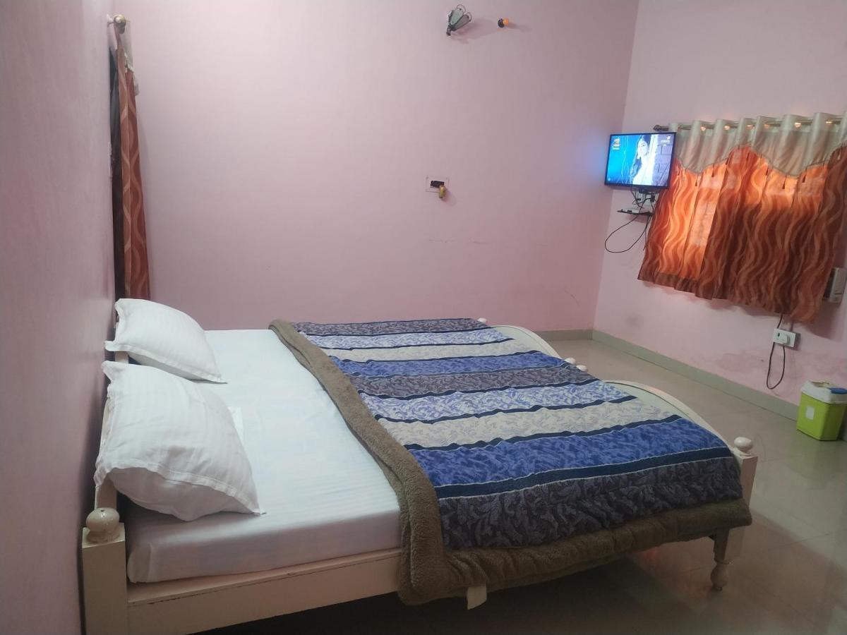 Hotel Shri Mahant Orchha 5 Mint Walking From Ram Raja Temple Exterior foto