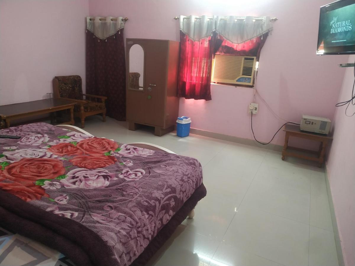 Hotel Shri Mahant Orchha 5 Mint Walking From Ram Raja Temple Exterior foto