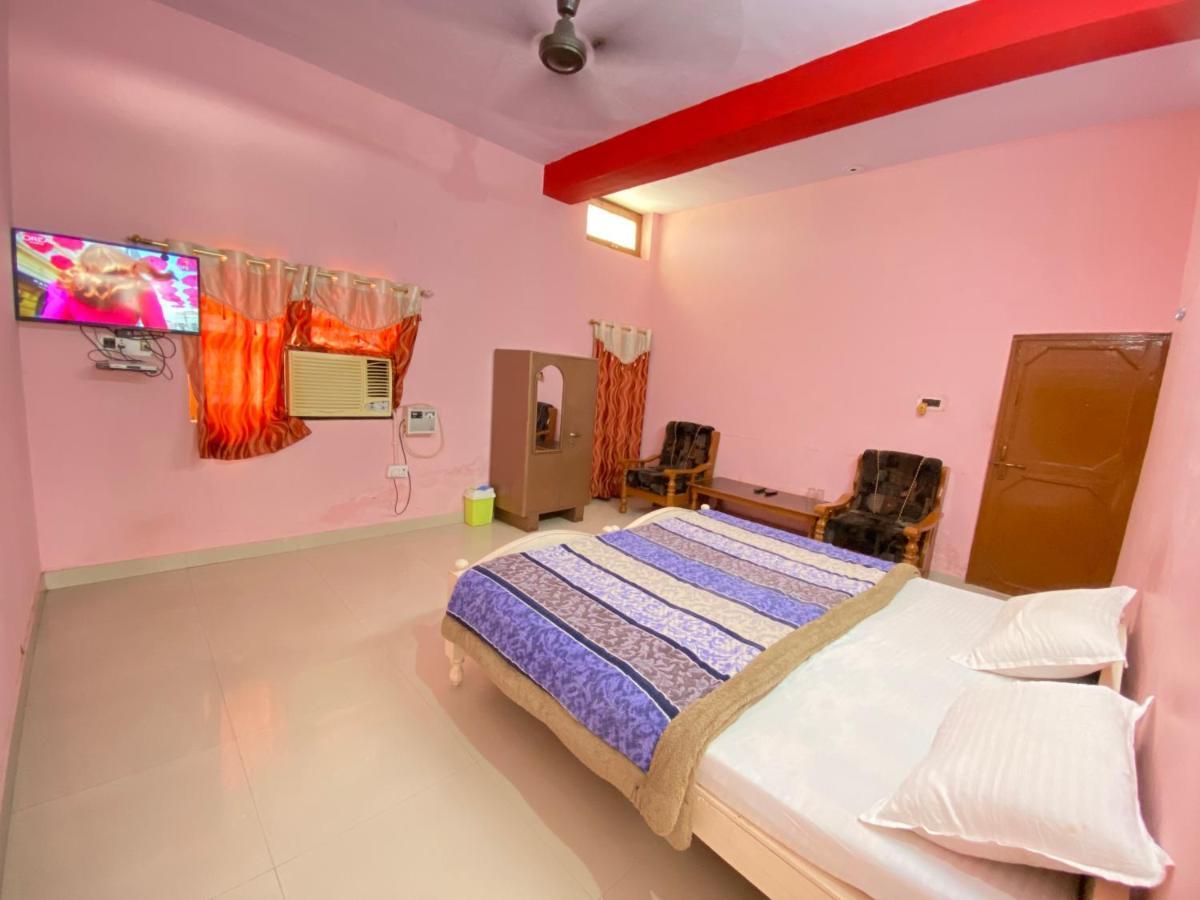 Hotel Shri Mahant Orchha 5 Mint Walking From Ram Raja Temple Exterior foto