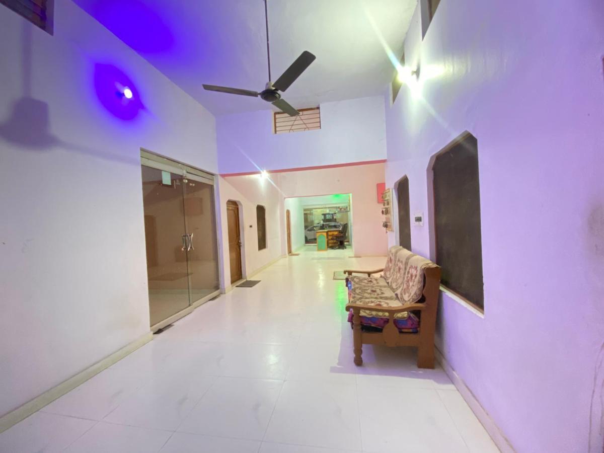 Hotel Shri Mahant Orchha 5 Mint Walking From Ram Raja Temple Exterior foto
