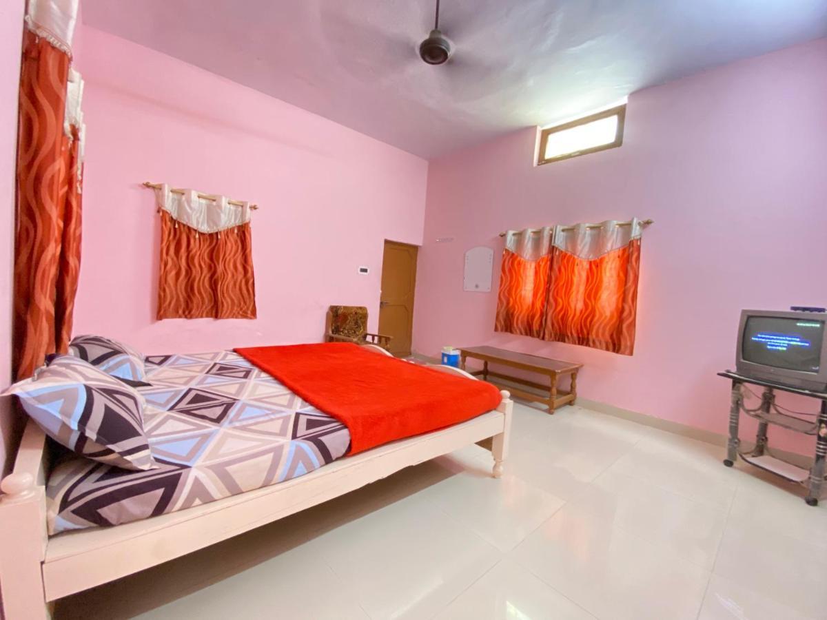 Hotel Shri Mahant Orchha 5 Mint Walking From Ram Raja Temple Exterior foto