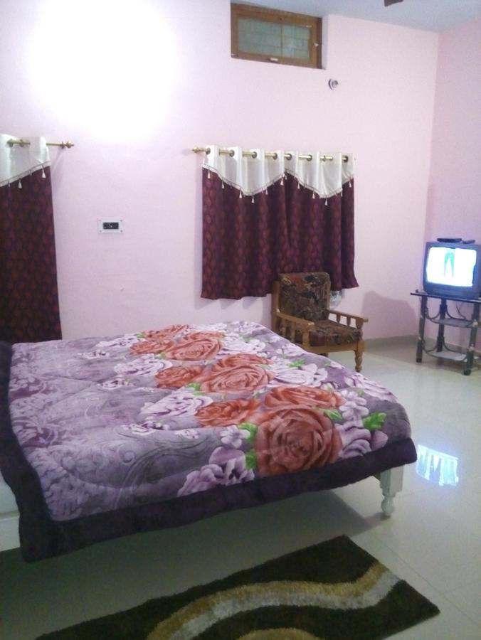 Hotel Shri Mahant Orchha 5 Mint Walking From Ram Raja Temple Exterior foto