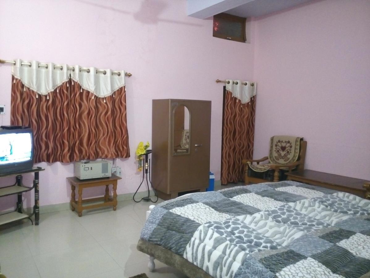 Hotel Shri Mahant Orchha 5 Mint Walking From Ram Raja Temple Exterior foto
